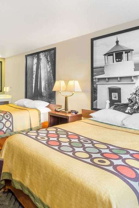 Hotel Super 8 by Wyndham Fortuna photo 2