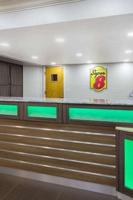 Hotel Super 8 by Wyndham Fortuna photo 5