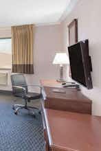 Hotel Days Inn by Wyndham Indio photo 3