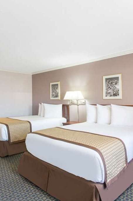 Hotel Days Inn by Wyndham Indio photo 2