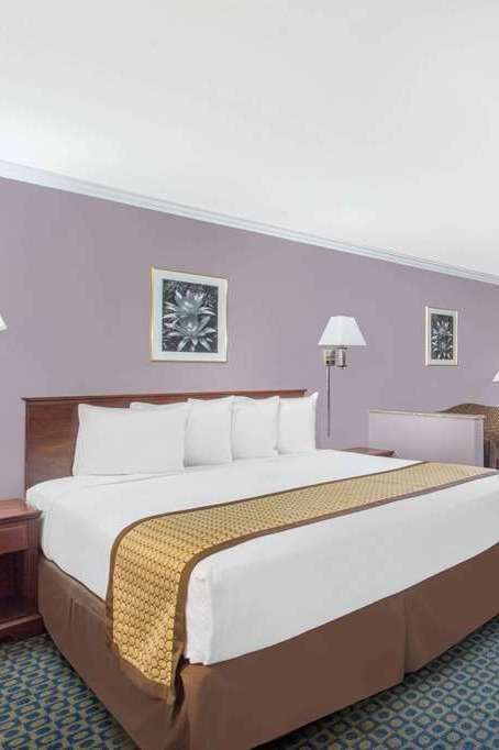 Hotel Days Inn by Wyndham Indio photo 1