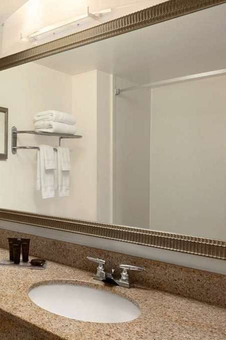 Hotel Wingate by Wyndham Montgomery photo 4