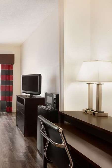 Hotel Wingate by Wyndham Montgomery photo 3