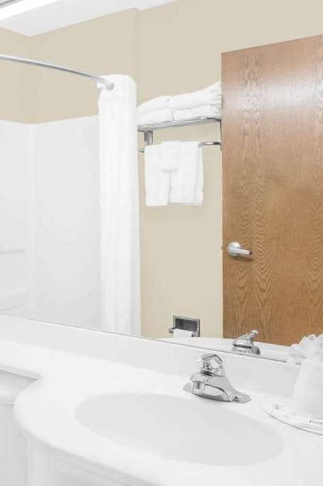 Hotel Microtel Inn & Suites by Wyndham Franklin photo 5