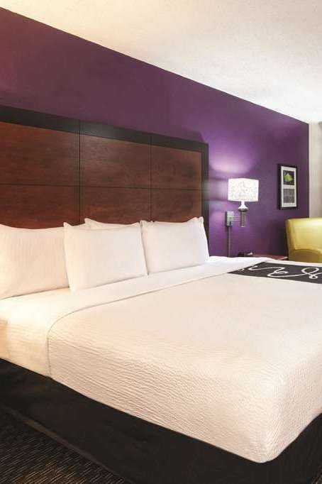 Hotel La Quinta Inn & Suites by Wyndham Miami Airport East photo 2