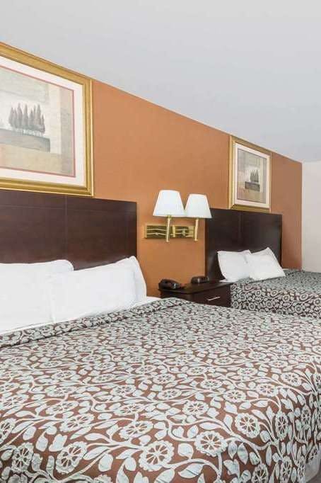 Hotel Days Inn and Suites Des Moines photo 5