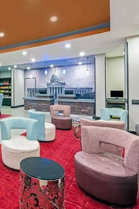 Hotel La Quinta Inn Suites Guthrie photo 5