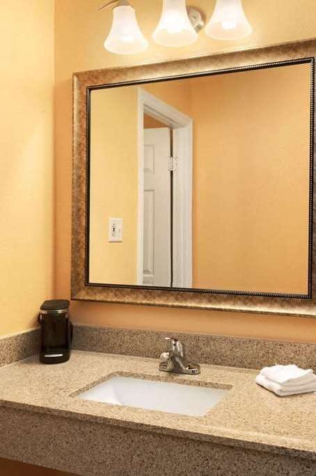 Hotel Days Inn by Wyndham Queensbury/Lake George photo 4