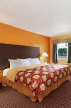 Hotel Days Inn by Wyndham Queensbury/Lake George photo 1