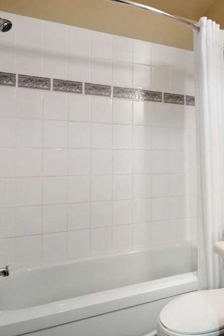 Hotel Travelodge Edson photo 5