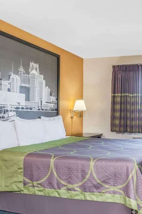 Hotel Super 8 by Wyndham Imlay City photo 1