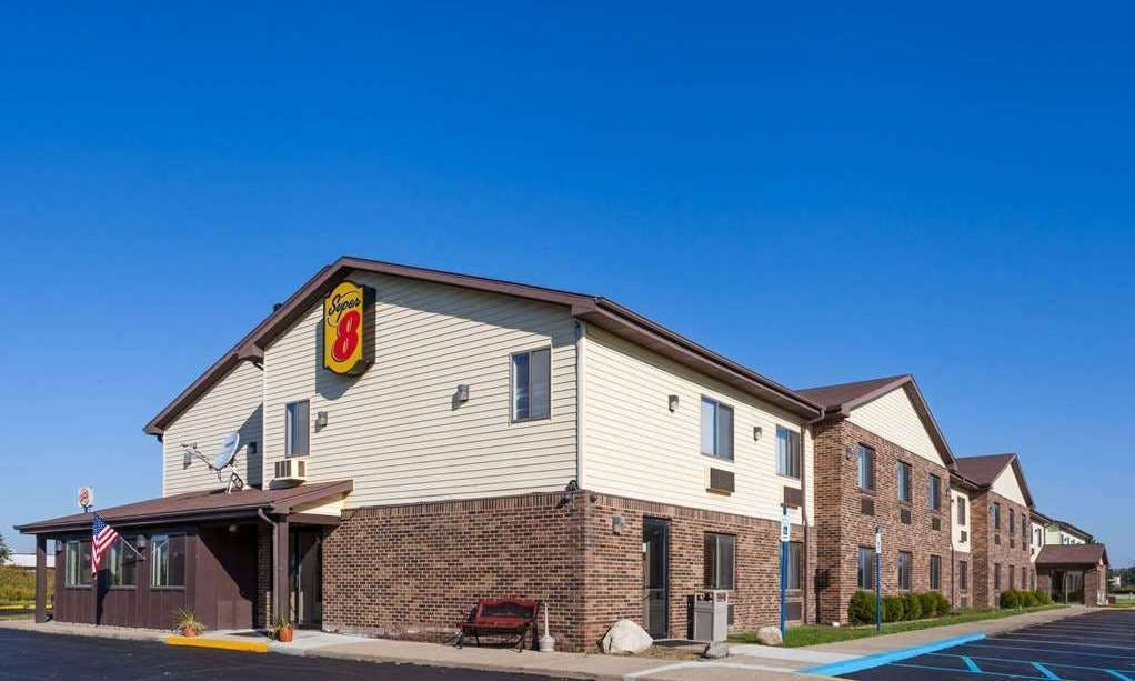 Super 8 by Wyndham Imlay City