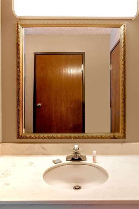 Hotel Super 8 by Wyndham Frankfort IN photo 4