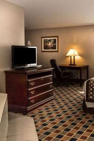 Hotel Super 8 by Wyndham Frankfort IN photo 3