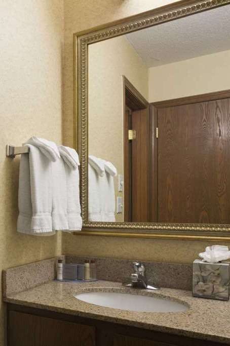 Hotel Hawthorn Fort Wayne photo 5