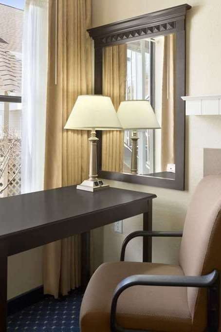 Hotel Hawthorn Fort Wayne photo 3