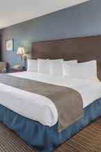 Hotel AmericInn Menominee photo 1