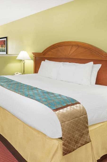 Hotel Baymont by Wyndham Orangeburg North photo 1