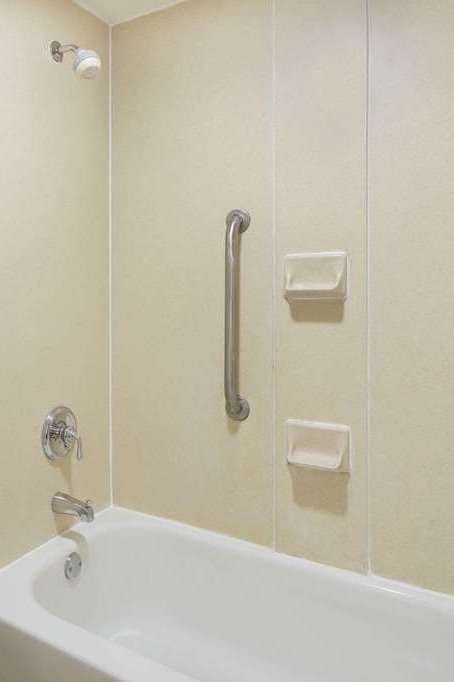 Hotel Baymont by Wyndham Orangeburg North photo 4