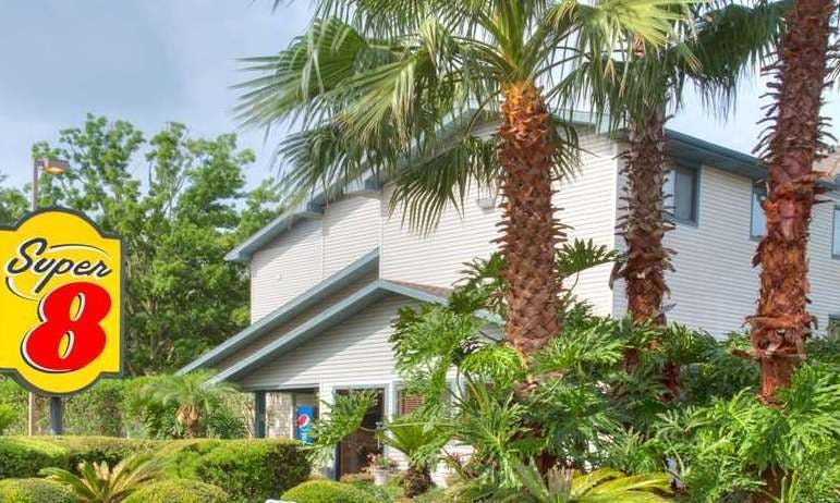 Super 8 Gainesville I-75 Univ