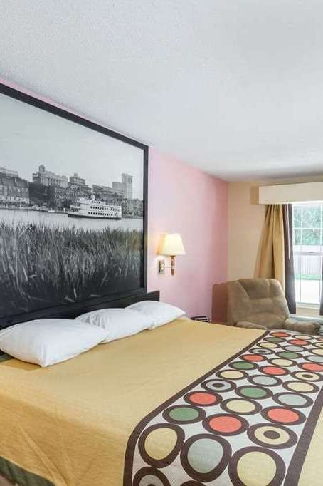 Hotel Super 8 by Wyndham Statesboro photo 1