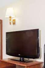 Hotel Super 8 by Wyndham Statesboro photo 4