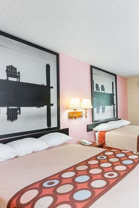 Hotel Super 8 by Wyndham Statesboro photo 2