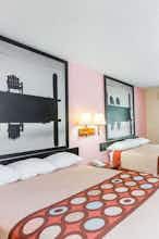 Hotel Super 8 by Wyndham Statesboro photo 2