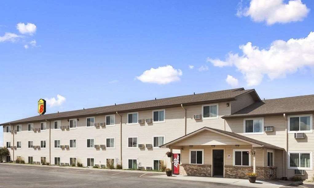 Super 8 by Wyndham Council Bluffs IA Omaha NE Area