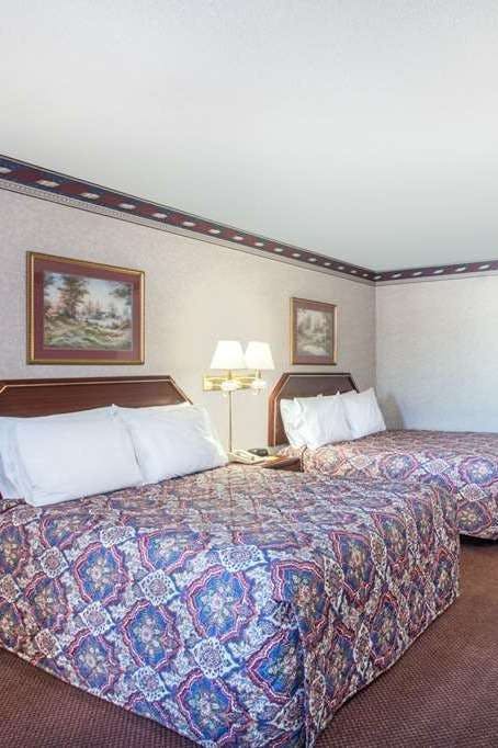 Hotel Days Inn Saint Pauls photo 2