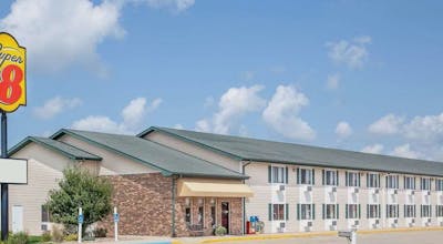 Super 8 by Wyndham Mt Pleasant