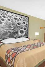Hotel Super 8 by Wyndham Mt Pleasant photo 1