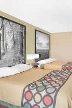 Hotel Super 8 by Wyndham Mt Pleasant photo 2