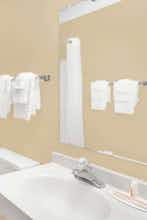 Hotel Super 8 by Wyndham Mt Pleasant photo 4