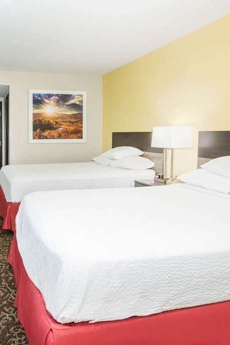 Hotel Days Inn by Wyndham Phoenix North photo 2