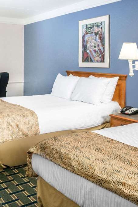 Hotel Days Inn by Wyndham Houston photo 2