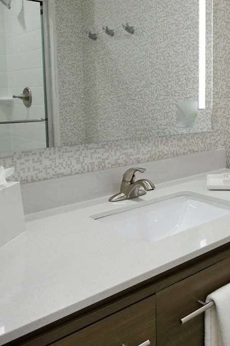 Hotel Days Inn & Suites by Wyndham Beaumont West / I-10 & Walden photo 4