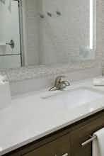 Hotel Days Inn & Suites by Wyndham Beaumont West / I-10 & Walden photo 4