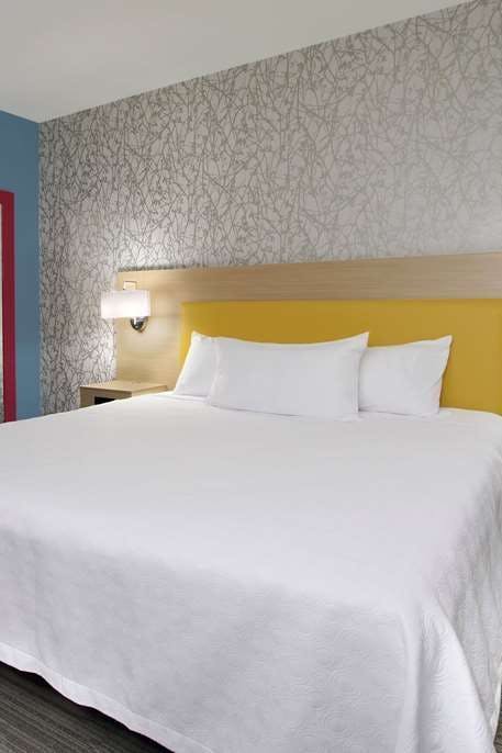 Hotel Days Inn & Suites by Wyndham Beaumont West / I-10 & Walden photo 1