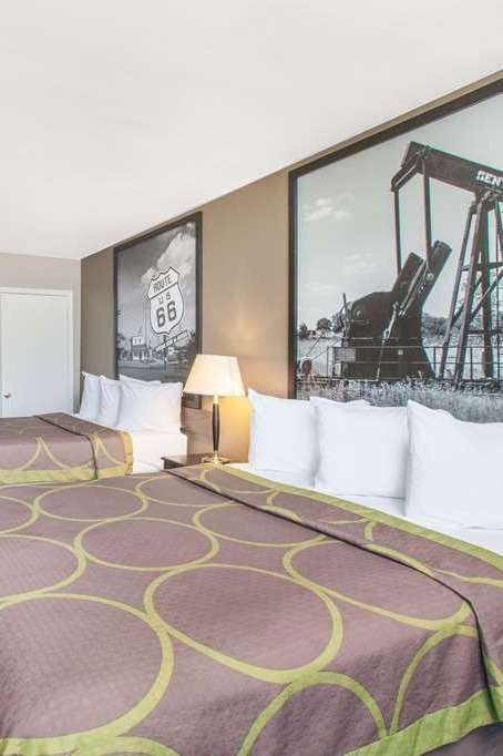 Hotel Super 8 by Wyndham Oklahoma City photo 2