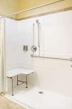Hotel Days Inn & Suites by Wyndham Sutton Flatwoods photo 5