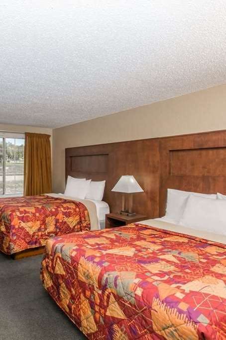 Hotel Days Inn by Wyndham Pierre photo 2