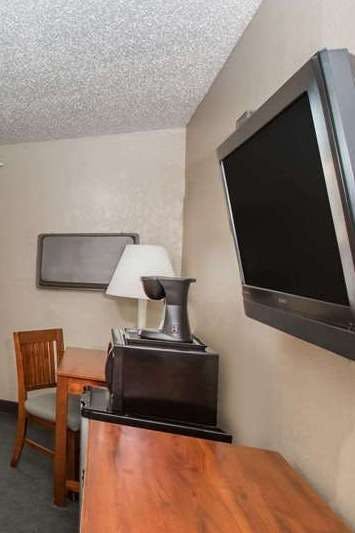 Hotel Days Inn by Wyndham Pierre photo 3