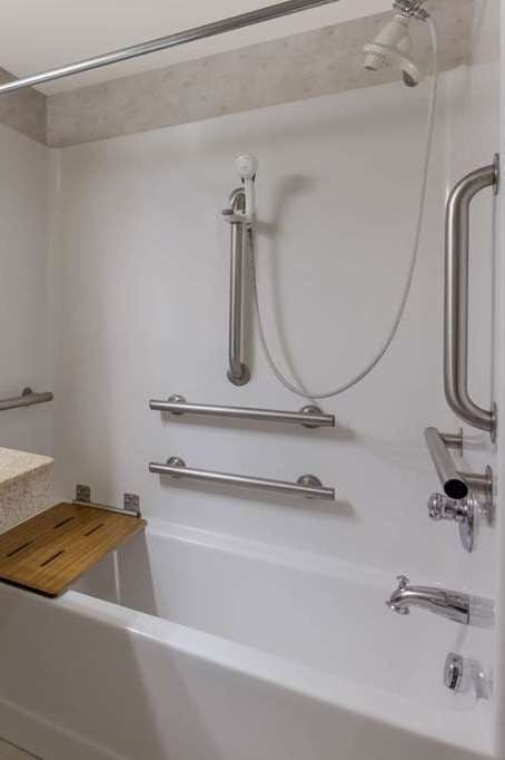 Hotel Wingate by Wyndham Erie photo 4