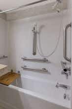 Hotel Wingate by Wyndham Erie photo 4