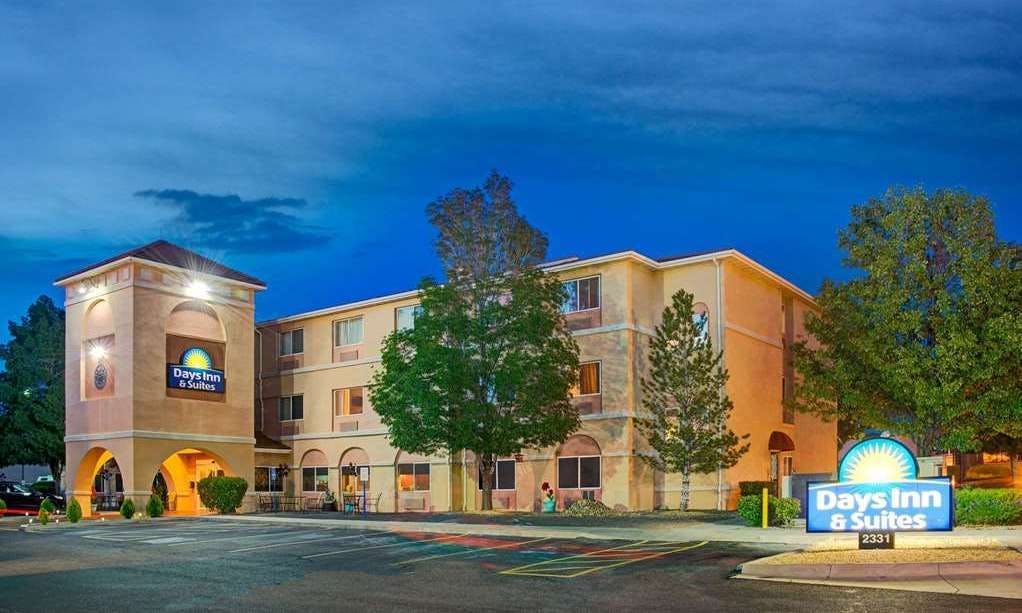 Days Inn & Suites by Wyndham Airport Albuquerque