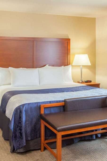 Hotel Baymont by Wyndham Grand Forks photo 1