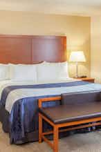 Hotel Baymont Grand Forks photo 1