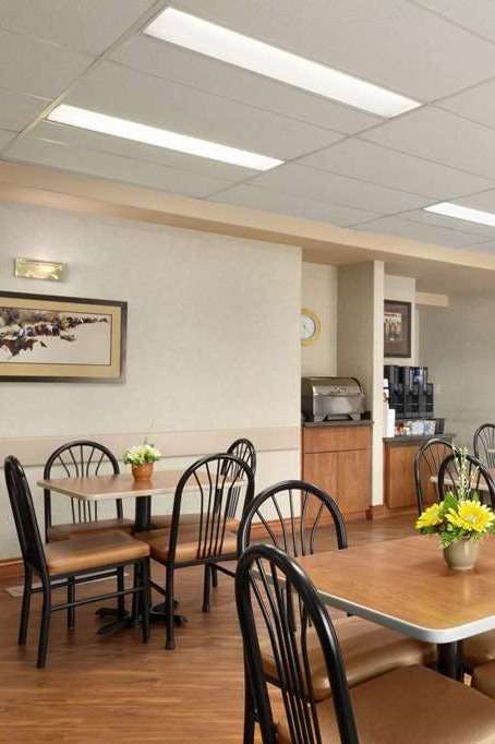 Hotel Days Inn - Red Deer photo 5