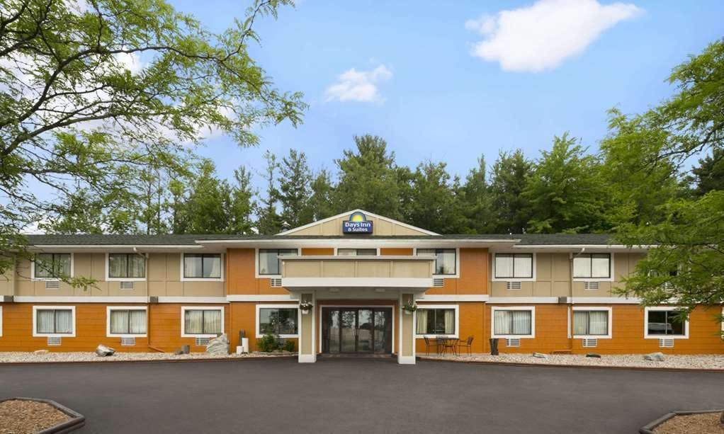 Days Inn & Suites by Wyndham Stevens Point